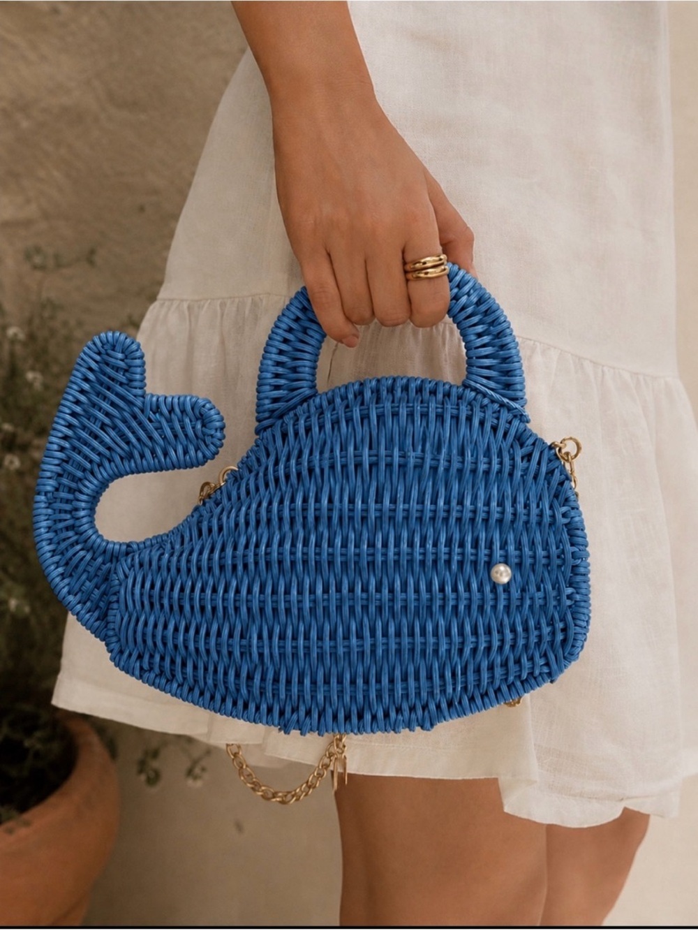 NWT Viral Tommy Bahama Blue Whale Woven Handbag